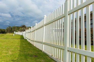 Vinyl Fence Cleaning