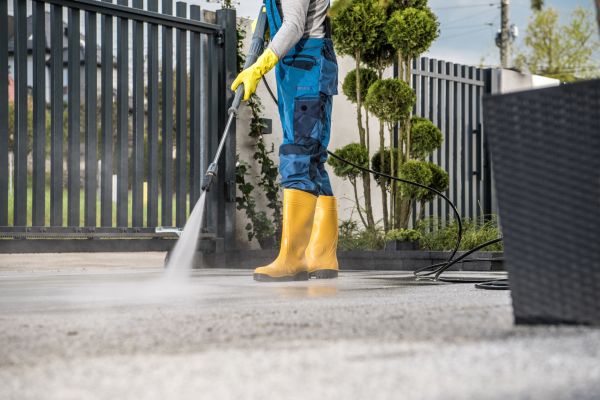 Driveway Power Washing in Bloomington