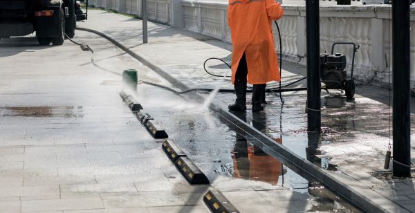 Parking Lot Pressure Washing in Bloomington