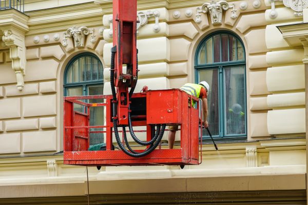 Building Pressure Washing in Bloomington