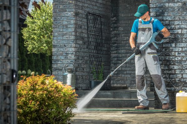 Outside House Cleaning in Bloomington